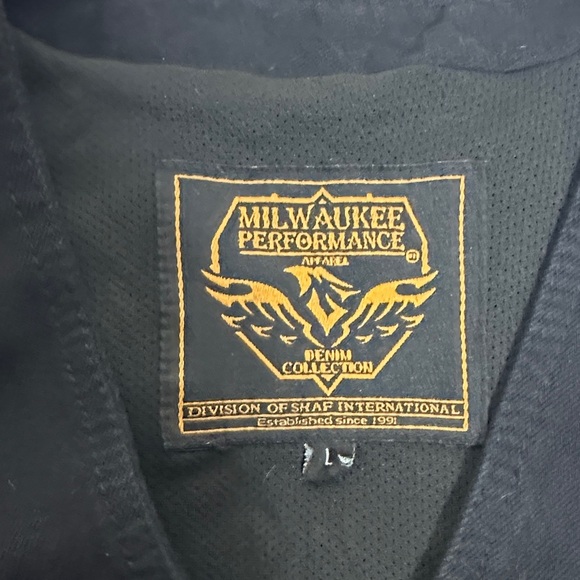 Men's Black Vest with Gun Pocket - Picture 6 of 12